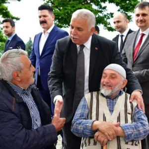 Vali Aziz Yıldırım’dan Babalar Günü Ziyareti - fotoğraf 2
