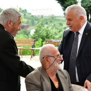 Vali Aziz Yıldırım’dan Babalar Günü Ziyareti - fotoğraf 5
