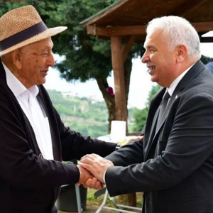 Vali Aziz Yıldırım’dan Babalar Günü Ziyareti - fotoğraf 8