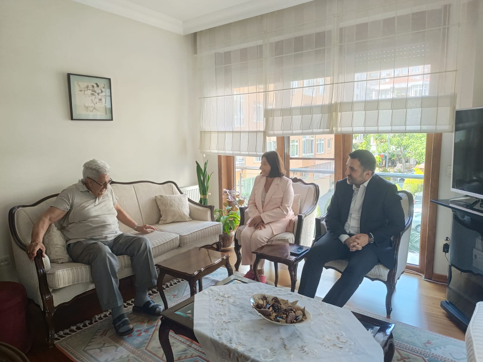 İl Müdürümüz Sn. Ömer TURAN, Kıbrıs Muharip Gazimiz Sn. Gültekin SEZGİN 'in Hanesine Ziyaret Gerçekleştirmiştir.