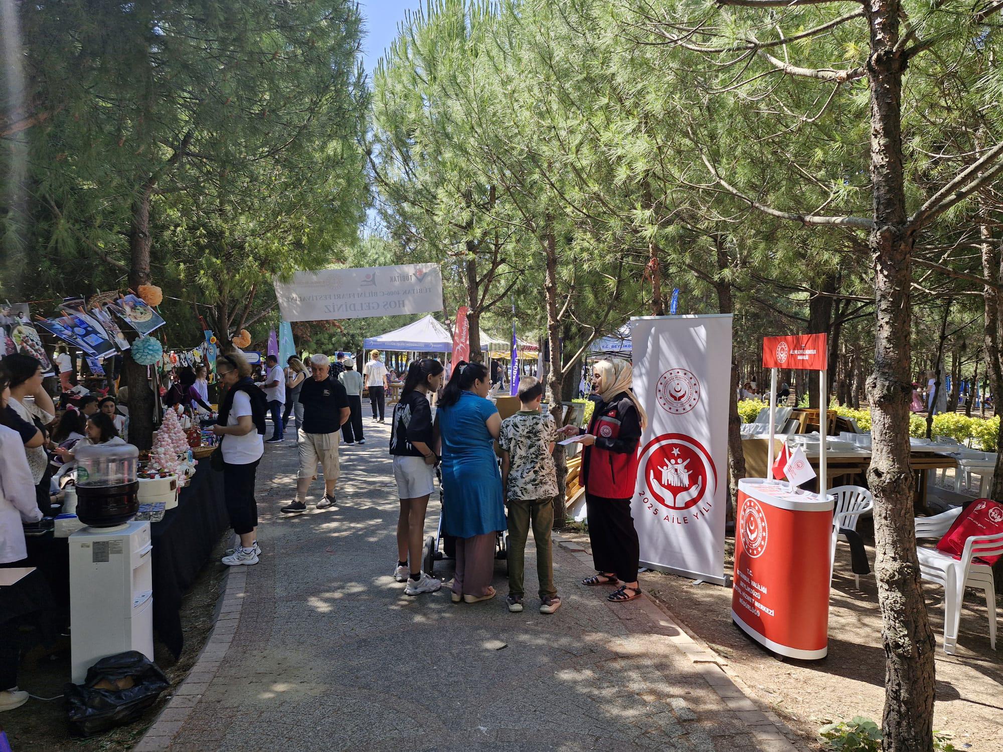 TÜBİTAK 4006-C Bilim Fuarı Festivalinde, Aile Yılı ve Koruyucu Aile Hizmet Modelinin tanıtımı gerçekleştirilmiştir.