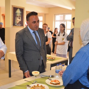 2025 "Aile Yılı" etkinlikleri kapsamında Aileler arasında yemek yarışması düzenlendi. - fotoğraf 6
