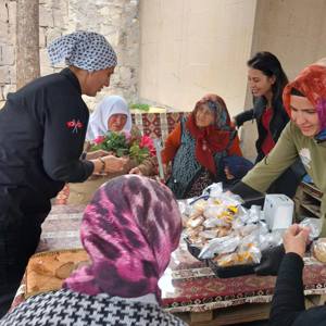 Hacıbektaş Rıfat Kartal Huzurevi sakinlerimize anlamlı bir kahvaltı programı düzenlendi - fotoğraf 2
