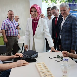 Bakanımız Göktaş, Başakşehir'de "Bizim Çınarlar Yaşam Merkezi"nin açılışı ile Engelsiz Yaşam Merkezi'nde düzenlenen sergiye katıldı - fotoğraf 5