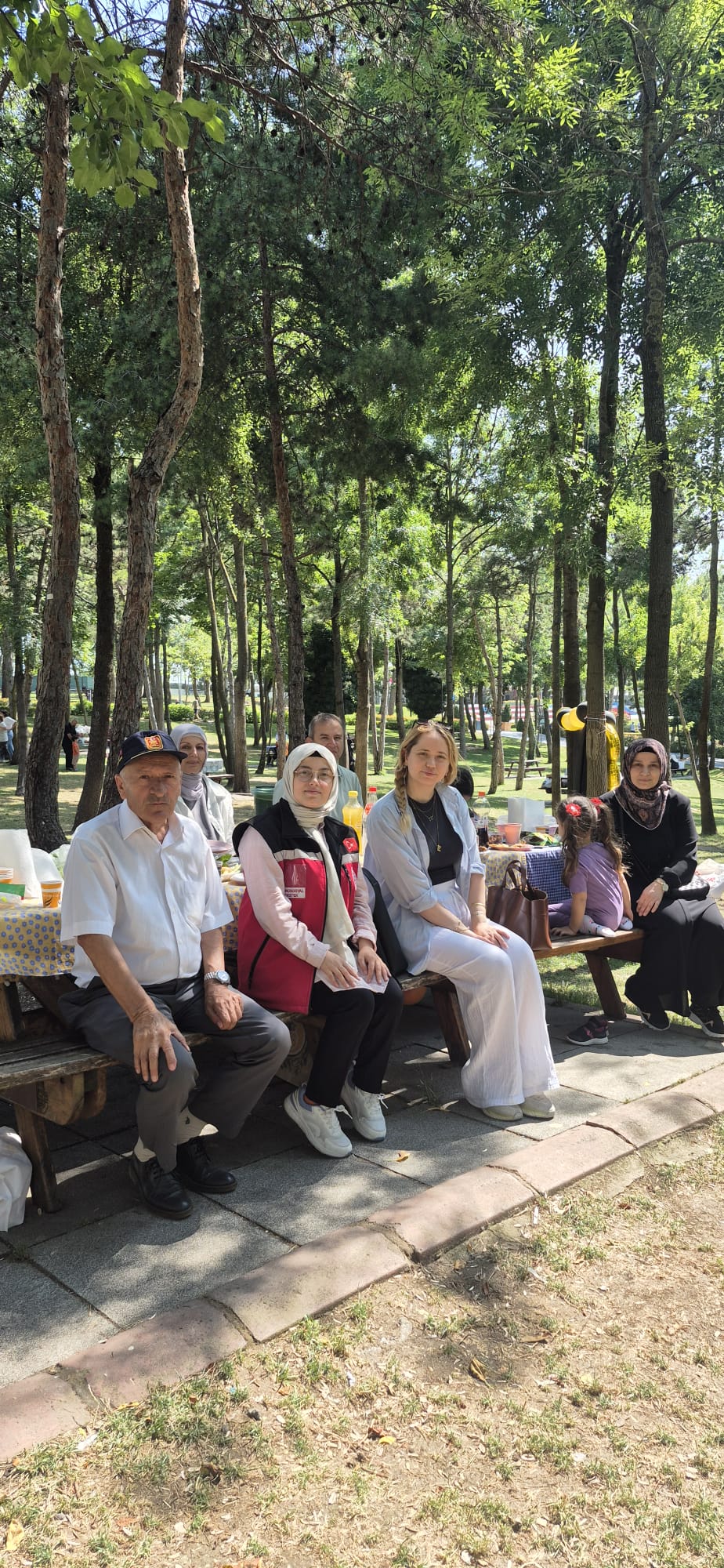 2025 Aile Yılı Kapsamında Kıymetli Şehit Yakınlarımızı ve Gazilerimizin Aileleri ile 15 Temmuz Millet Bahçesi'nde Piknik Etkinliği Gerçekleştirilmiştir.