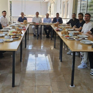 Gönüllü Kitap Okuma Projesi Kapsamında Trabzon Üniversitesi Öğrencileri ve Bölüm Hocalarıyla Değerlendirme Toplantısı Yapıldı. - fotoğraf 1