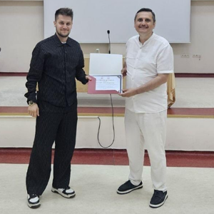 Gönüllü Kitap Okuma Projesi Kapsamında Trabzon Üniversitesi Öğrencileri ve Bölüm Hocalarıyla Değerlendirme Toplantısı Yapıldı. - fotoğraf 4