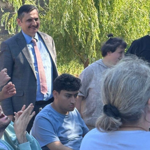 Özel Gereksinimli Bireyler Güneşli Hava ve Müziği Bir Araya Getirerek Eğlenceye Doydu. - fotoğraf 3