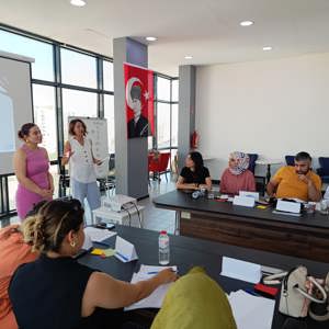 ADANA AİLE VE SOSYAL HİZMETLER İL MÜDÜRLÜĞÜ’NDEN AFET BİLİNCİ EĞİTİMİ  - fotoğraf 4