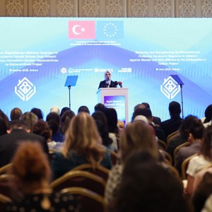 Bakanımız Göktaş, "Depremden Etkilenen Kadın ve Kız Çocuklarına Yönelik Şiddetle Mücadele Projesi" tanıtım programına katıldı - fotoğraf 4