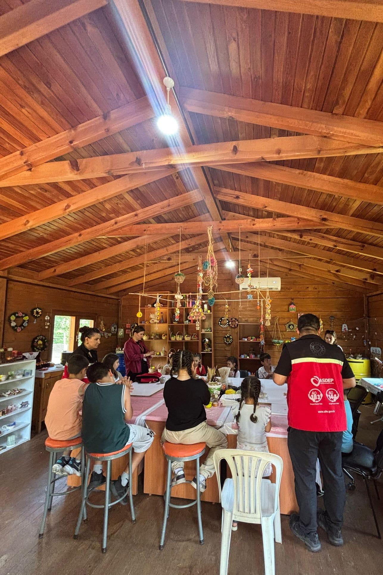 Aile Yılı Kapsamında Şehit Yakını ve Gazi Ailelerimizin Katılımıyla 'Ailemiz Değerlerimiz ve Ailemiz Bereketimiz' Temalı Sabun Yapımı Atölyesi Gerçekleştirildi