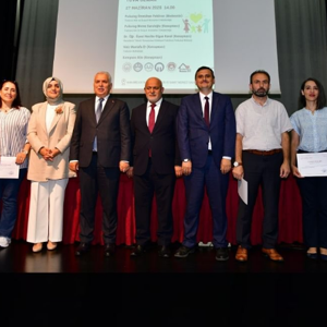 2025 Aile Yılı Kapsamında “Aile Yılında Bir Çocuğa Yuva Olmak” Konulu Sempozyum Düzenlendi. - fotoğraf 7