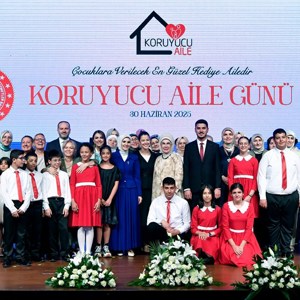 Emine Erdoğan Hanımefendi ve Bakanımız Mahinur Özdemir Göktaş, Koruyucu Aile Günü Programı'na katıldı - fotoğraf 5