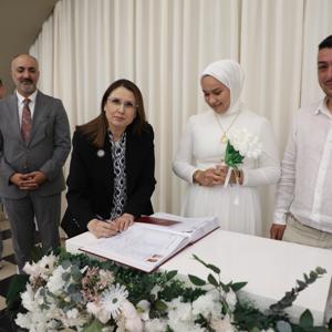 Evlenecek Gençlerin Desteklenmesi Projesi”nden yararlanan İrem & Emirhan çiftinin Nikah Töreni - fotoğraf 4