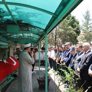 Kıbrıs Gazimiz, Hikmet Kapanşahin'i Dualarla Son Yolculuğuna Uğurladık - fotoğraf 4