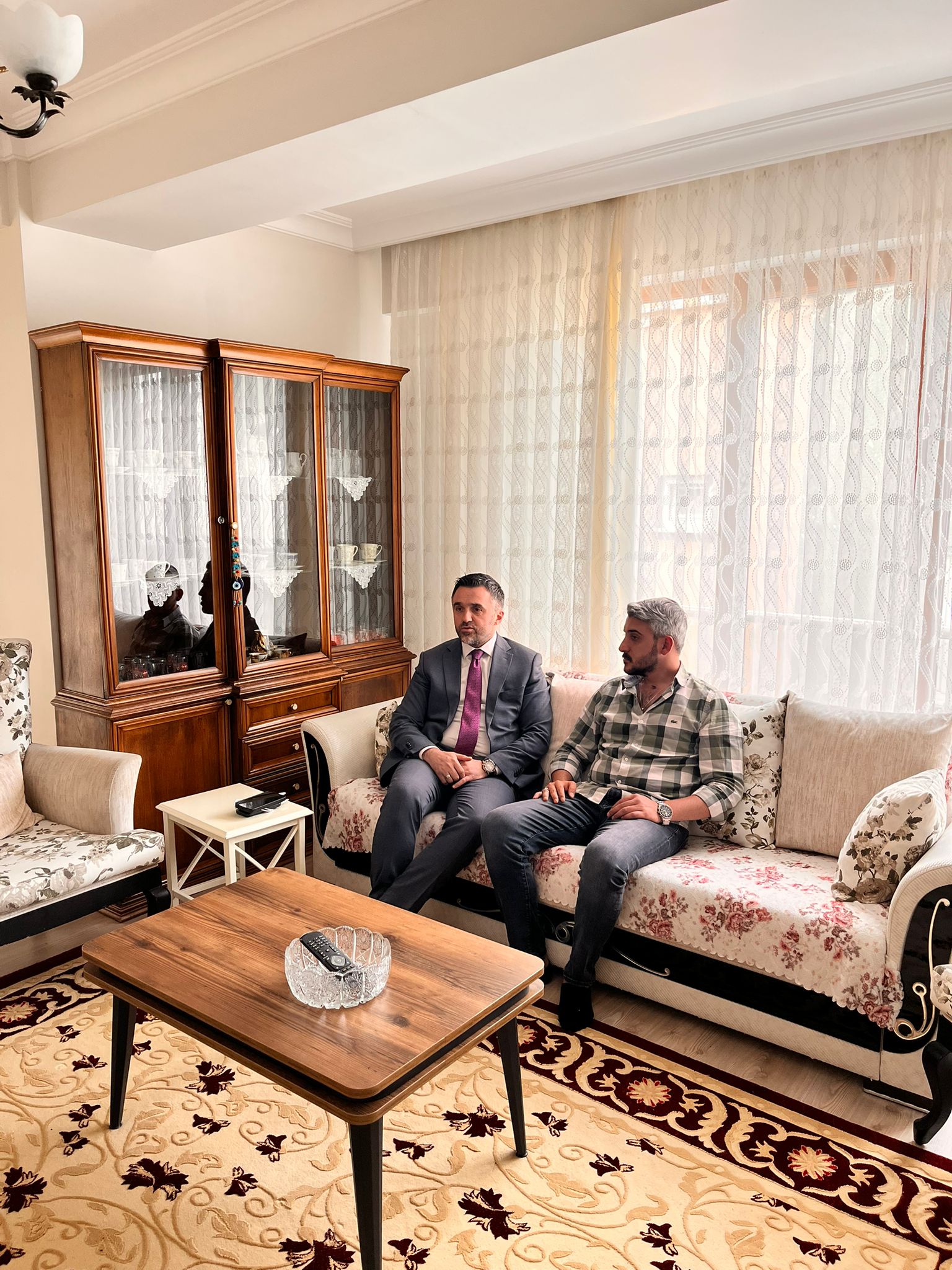 İl Müdürümüz Sn. Ömer TURAN, Tedavisi Devam Eden 15 Temmuz Gazimiz Sn. Abdullah ÜZGÜL 'ün Hanesine Ziyaret Gerçekleştirmiştir.