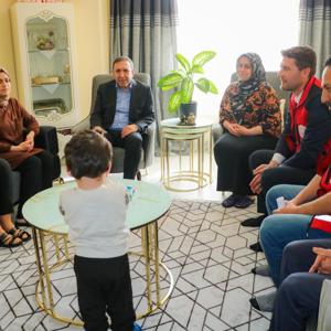 İl Müdürümüz Sayın Aydın POLAT, Sosyal Ekonomik Destek (SED) hizmetimizden faydalanan ebeveyn kaybı yaşamış çocuklarımızı hanelerinde ziyaret etti. - fotoğraf 2