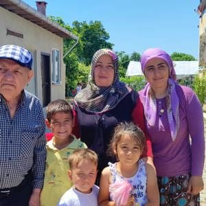 Yıllar Sonra Gelen Kavuşma: Mehmet Amca Kızına ve Eski Dostlarına Kavuştu   - fotoğraf 1