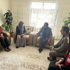 İl Müdürümüz Sayın Aydın Polat, 2025 Aile Yılı Hane ziyaretleri kapsamında Çermik’te Şehit Ailelerini Ziyaret Etti.  - fotoğraf 2