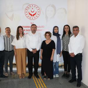 İl Müdürümüz Aydın POLAT, Bayram tatilinin ardından ilk iş gününde çalışma arkadaşlarımızla birlikte geleneksel bayramlaşmamızı gerçekleştirdi. - fotoğraf 4