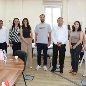 İl Müdürümüz Aydın POLAT, Bayram tatilinin ardından ilk iş gününde çalışma arkadaşlarımızla birlikte geleneksel bayramlaşmamızı gerçekleştirdi. - fotoğraf 7