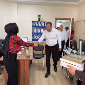 İl Müdürümüz Aydın POLAT, Bayram tatilinin ardından ilk iş gününde çalışma arkadaşlarımızla birlikte geleneksel bayramlaşmamızı gerçekleştirdi. - fotoğraf 14
