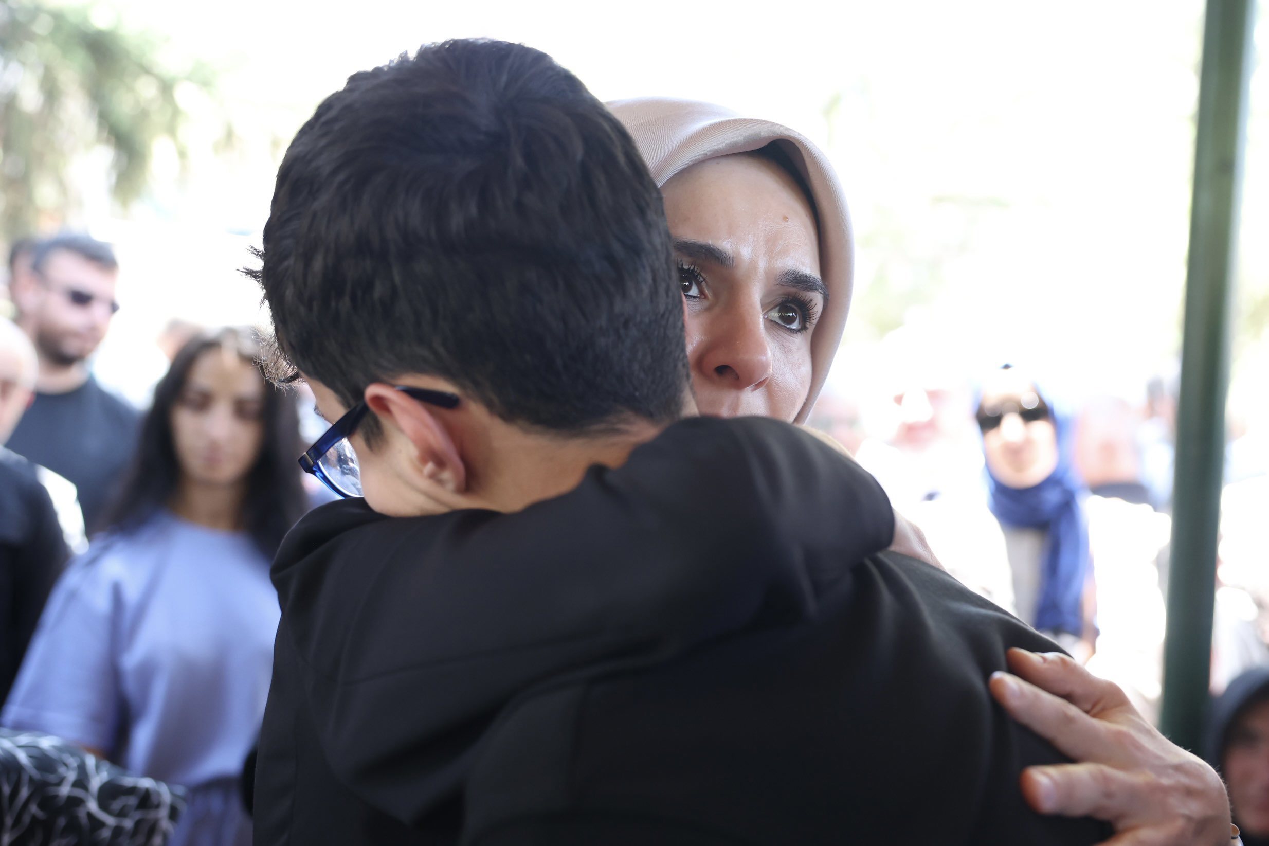Bakanımız Sayın Mahinur Özdemir Göktaş, Pençe-Kilit Harekât Bölgesinde Şehit Olan Kahraman Mehmetçiklerimizden Ümit Üzüm’ün Kayseri’deki Cenaze Törenine Katıldı - fotoğraf 2