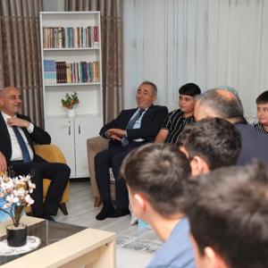 Kurban Bayramı’nda Şehitliklerden Huzurevine, Çocuk Evlerine Anlamlı Ziyaretler - fotoğraf 13