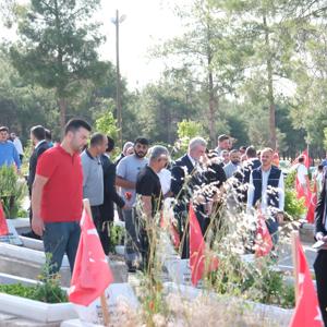 Kurban Bayramı’nda Şehitliklerden Huzurevine, Çocuk Evlerine Anlamlı Ziyaretler - fotoğraf 2