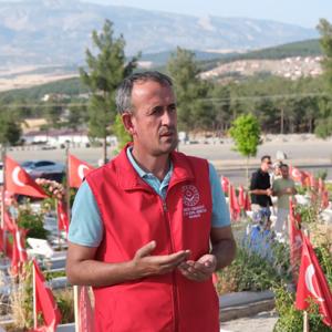 Kurban Bayramı’nda Şehitliklerden Huzurevine, Çocuk Evlerine Anlamlı Ziyaretler - fotoğraf 3