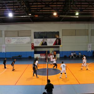Aile Yılı Etkinlikleri Kapsamında Kuruluşlar Arası Voleybol Turnuvası Tamamlandı - fotoğraf 2