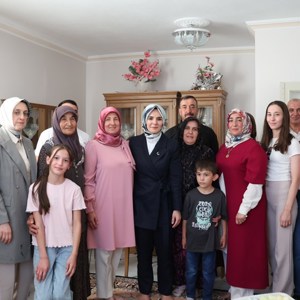 Bakanımız Göktaş, 15 Temmuz darbe giriminin 9.yıl dönümünde şehit ve gazi ailelerini ziyaret etti - fotoğraf 12
