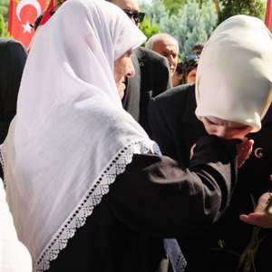 Aile ve Sosyal Hizmetler Bakanımız Göktaş, 15 Temmuz Şehitliği'ndeki anma törenine katıldı - fotoğraf 4