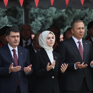 Aile ve Sosyal Hizmetler Bakanımız Göktaş, 15 Temmuz Şehitliği'ndeki anma törenine katıldı - fotoğraf 2
