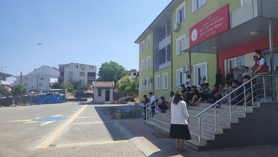 2025 #AileYılı kapsamında; Ayten Burhan Erdayı Çocukevleri Sitesi Merkezi Müdürlüğümüz bünyesinde, BASİAD (Balıkesir Sanayici ve İş İnsanları Derneği) iş birliğiyle Çocuklarımız için "Drone Uçuş Eğitimi" Gerçekleştirildi.