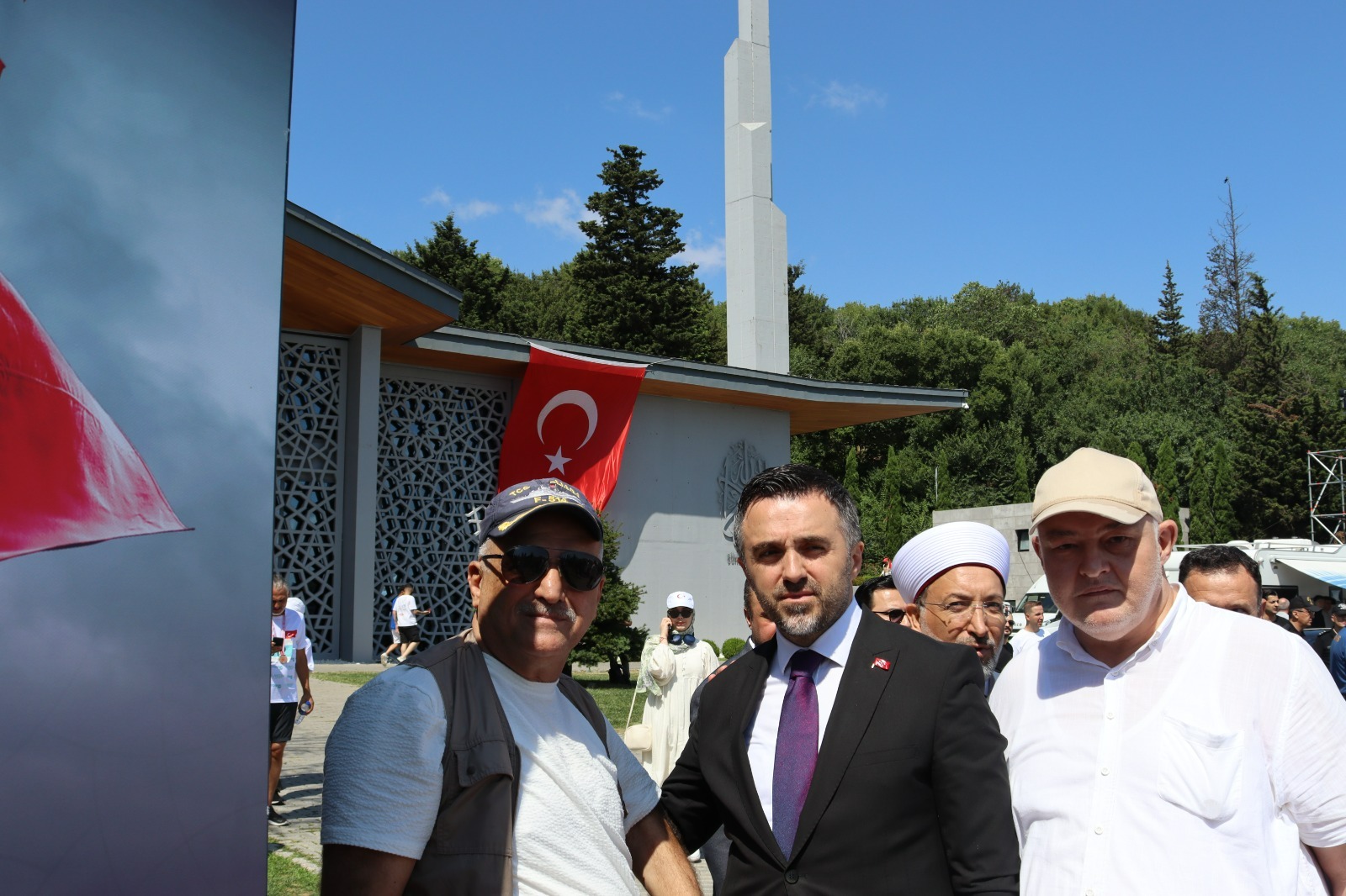 15 Temmuz Şehitler Anıtı’nı Ziyaret Ederek Aziz Şehitlerimizi Rahmetle Andı, Şehit Ailelerimiz ve Gazilerimizle Bir Araya Gelerek Onların Kıymetli Hatıralarına Ortak Oldu