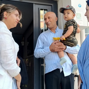 2025 #AileYılı kapsamında; 15 Temmuz Demokrasi ve Millî Birlik Günü vesilesiyle, Valimiz Sayın İsmail USTAOĞLU ve İl Müdürümüz Sayın Emine BÖÇKÜN,15 Temmuz Gazimiz Aliyar Engin DAĞLAR’ı ve kıymetli ailesine hane ziyareti gerçekleştirdi. - fotoğraf 3