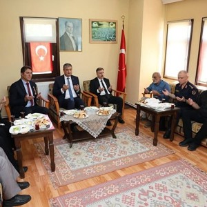 15 Temmuz Önemiyle Valimiz Mustafa Yavuz'dan Gazi Derneğine Ziyaret - fotoğraf 4
