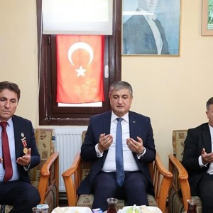 15 Temmuz Önemiyle Valimiz Mustafa Yavuz'dan Gazi Derneğine Ziyaret - fotoğraf 8