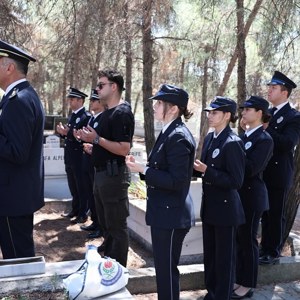 15 Temmuz Önemiyle Valimiz Mustafa Yavuz Şehidimizin Mezarlığını Ziyaret Etti - fotoğraf 7