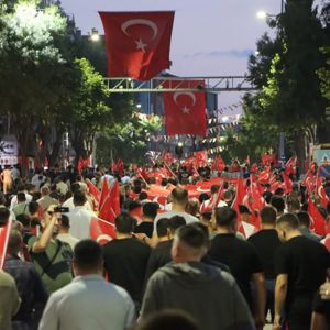 15 Temmuz Demokrasi ve Milli Birlik Günü Anma Programı, Köprübaşı Mevkiinden Cumhuriyet Meydanı’na Gerçekleştirilen Yürüyüşle Başladı - fotoğraf 4