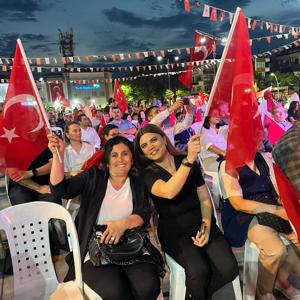 15 Temmuz Demokrasi ve Millî Birlik Günü Dolayısıyla Düzenlenen Anma Programına Katılarak Meydanlarda Yerimizi Aldık - fotoğraf 6