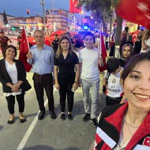 15 Temmuz Demokrasi ve Millî Birlik Günü Dolayısıyla Düzenlenen Anma Programına Katılarak Meydanlarda Yerimizi Aldık - fotoğraf 7