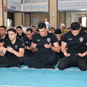 15 TEMMUZ 2016’DA GERÇEKLEŞTİRİLEN HAİN DARBE GİRİŞİMİNDE ŞEHADET ŞERBETİNİ İÇEN KAHRAMANLARIMIZI ANDIK - fotoğraf 3