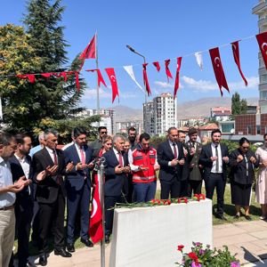 Niğde Şehitliği Ziyaret Edildi - fotoğraf 1