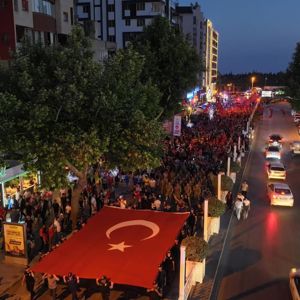 15 Temmuz’un 9. yılında, binlerce hemşehrimizle birlikte demokrasi nöbetindeydik. - fotoğraf 3
