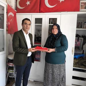 Aziz Şehidimiz Orham Sürmen’in Ailesini ve Kore Gazimiz Ahmet Uzan’ı İl Müdürümüz M.Ferdi Bozkurt Ziyaret Etti - fotoğraf 1