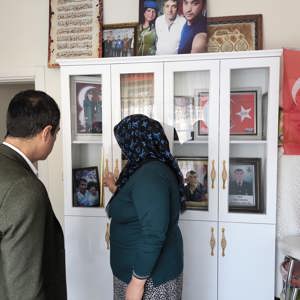Aziz Şehidimiz Orham Sürmen’in Ailesini ve Kore Gazimiz Ahmet Uzan’ı İl Müdürümüz M.Ferdi Bozkurt Ziyaret Etti - fotoğraf 4