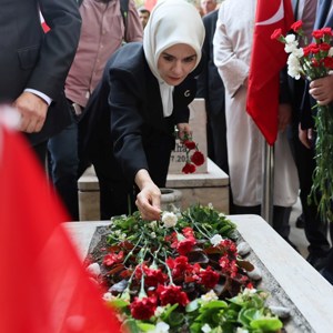 Aile ve Sosyal Hizmetler Bakanımız Göktaş, 15 Temmuz Şehitliği'ndeki anma törenine katıldı - fotoğraf 2