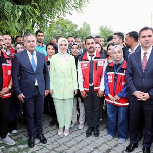 Bakanımız Sayın Mahinur Özdemir Göktaş’tan Şehit Ailesine Taziye Ziyareti - fotoğraf 3